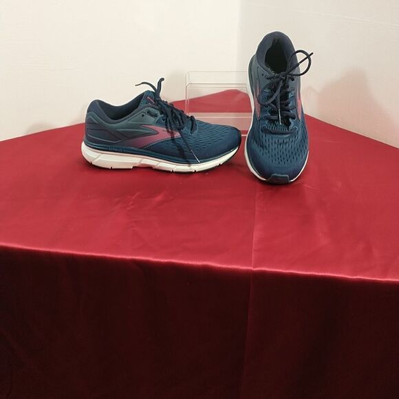 Brooks Navy and Pink Running ShoesBrooks Dyad 11 Womens 9B Shoes Blue Running - Picture 9 of 9